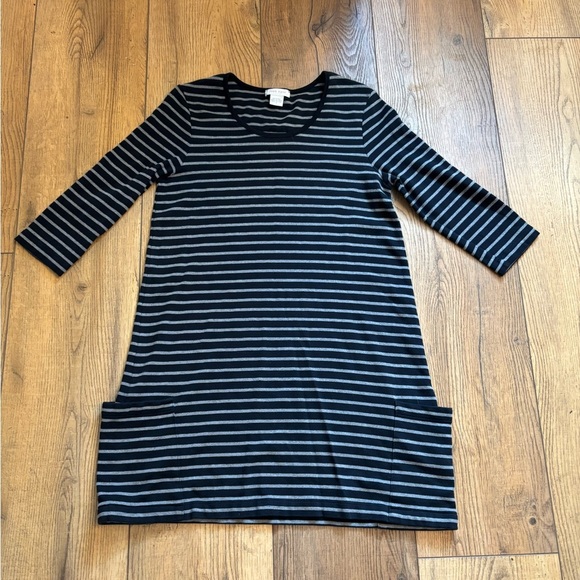 Joan Vass Black and White Relaxed 3/4 Sleeve Tunic - Picture 2 of 4